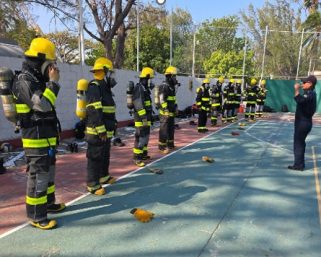 Personal de la Décima Región Naval se capacita en materia de contraincendios