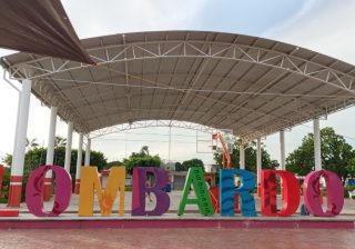 Acusan a profesor de primaria de agresión sexual contra alumnas en María Lombardo