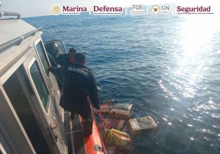 Aseguran dos toneladas de cocaína en aguas del Golfo de Tehuantepec 