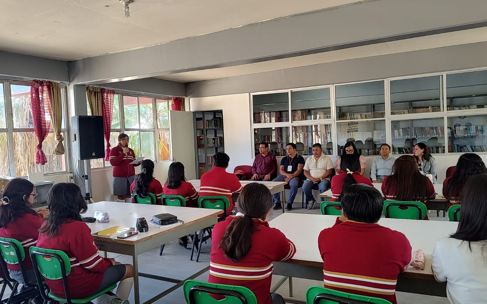 Imparten en el CETis 124, taller de periodismo y producción radiofónica en lengua materna