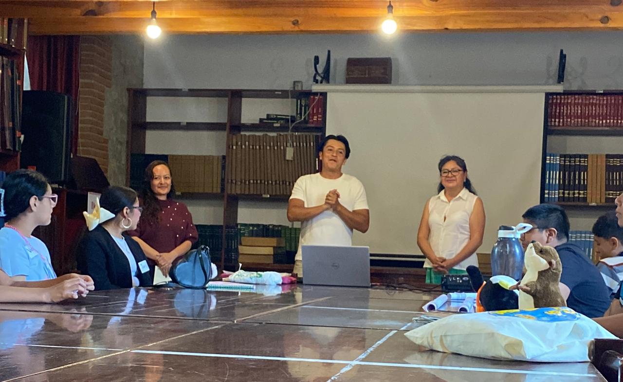 Inicia taller que integra periodismo, radio y creatividad infantil en Oaxaca