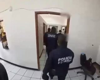 Confirman que tres policías estatales quedaron a disposición de la Fiscalía por violencia en Mitla