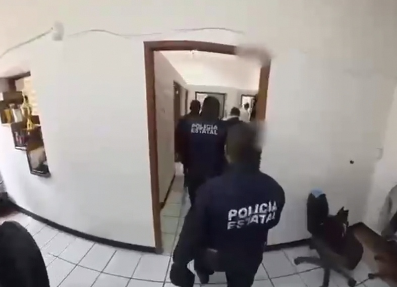 Confirman que tres policías estatales quedaron a disposición de la Fiscalía por violencia en Mitla