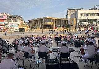 Se presenta Orquesta Filarmónica de la Secretaría de Marina en Salina Cruz