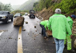 Reportan afectaciones por lluvias y mar de fondo en Oaxaca 