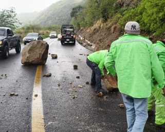 Reportan afectaciones por lluvias y mar de fondo en Oaxaca 