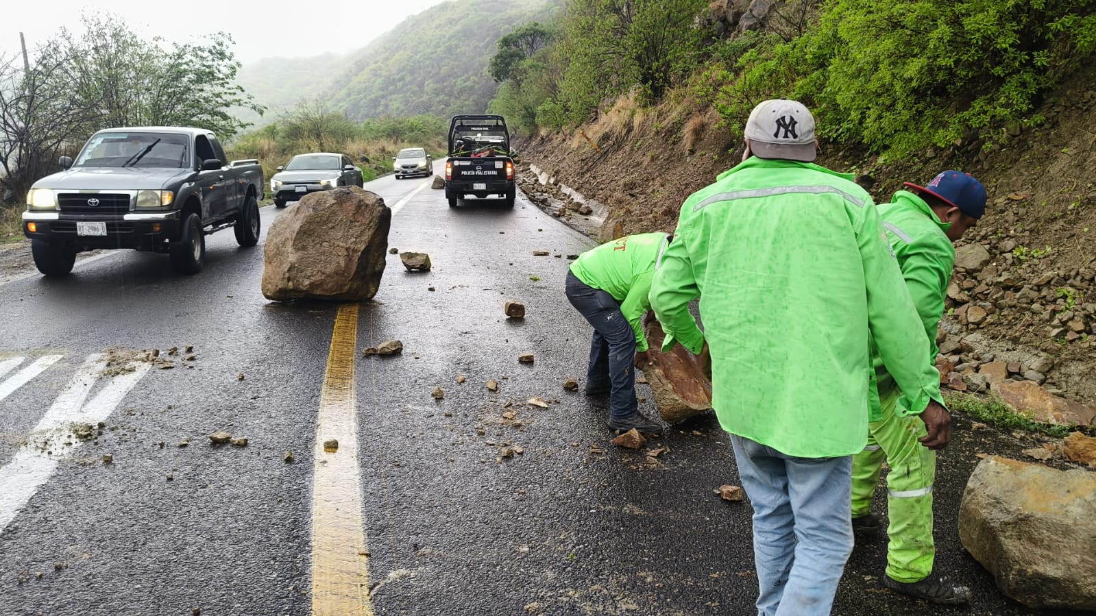 Reportan afectaciones por lluvias y mar de fondo en Oaxaca 