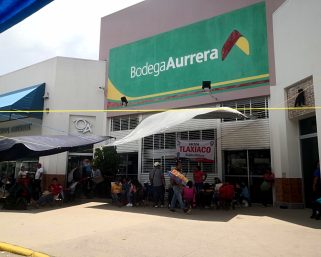 Cierra Sección 22 centros comerciales en Oaxaca 