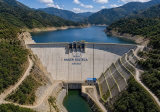 Van dos amparos vs presa Mujer Solteca