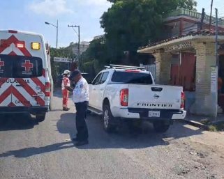 Atacan a balazos vehículo en que viajaba la agente de Salinas del Marqués 