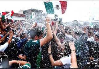 Mundial: negocio de pocos, “circo” para muchos