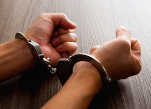 Detienen a una mujer por presunta responsabilidad en homicidio cometido en la colonia Jardín de la capital