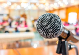 ¿Tienes entre 18 y 29 años de edad? ¿Y te interesa la oratoria? Esta convocatoria es para ti