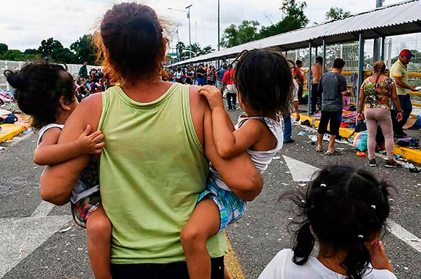 Enfermas y solas: así regresan a México las mujeres migrantes mayores, señala UNAM