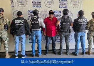 Detienen a síndico municipal de la ciudad de Oaxaca; es acusado de estar presuntamente vinculado a red dedicada a robo de vehículos en la zona metropolitana