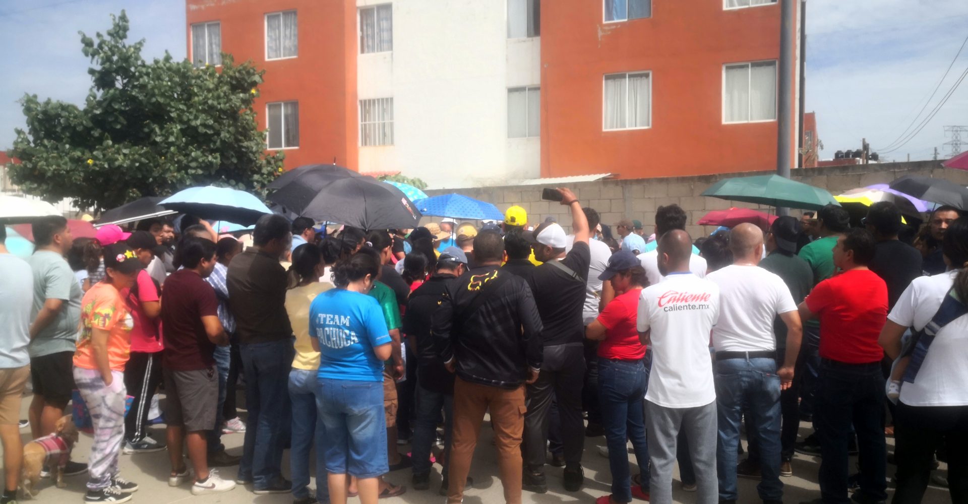 Pretenden conectar el drenaje de viviendas del Bienestar a planta de tratamiento saturada en Atzompa, acusan