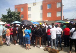 Pretenden conectar el drenaje de viviendas del Bienestar a planta de tratamiento saturada en Atzompa, acusan