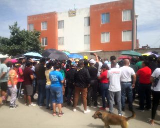Pretenden conectar el drenaje de viviendas del Bienestar a planta de tratamiento saturada en Atzompa, acusan
