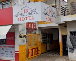 Matan a niño dentro de hotel en Huajuapan; investigan a su madre
