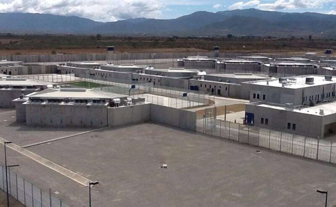 Emite DDHPO recomendación 15/2026 por violaciones a derechos de persona que murió en penal de Miahuatlán 