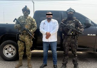 A edil de Juchitán y segunda persona detenida se les acusa de extorsión agravada y delitos contra la seguridad del Estado; bloquean sus cuentas financieras