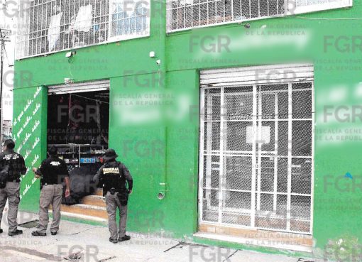 Asegura FGR ropa durante cateo en tienda por presunto contrabando 